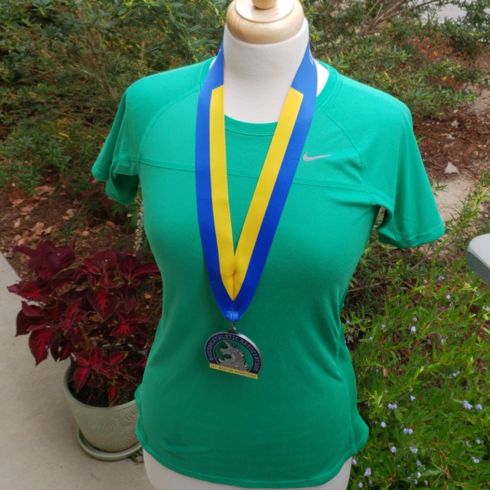 NWOT Nike Running DRI-FIT Shirt - Picture 1 of 6